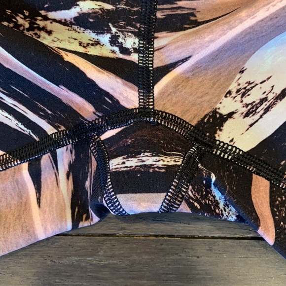 Lululemon Wunder Under High Rise 7/8 Luxtreme 25” - Picture 9 of 17